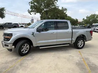 Ford F-150 2025 4x4 XLT 4 puertas SuperCrew 5.5 pies. SB