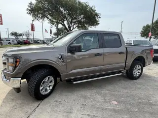 Ford F-150 2023 4x4 XLT 4 puertas SuperCrew 6.5 pies. SB