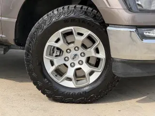 Ford F-150 2023 4x4 XLT 4 puertas SuperCrew 6.5 pies. SB