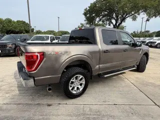 Ford F-150 2023 4x4 XLT 4 puertas SuperCrew 6.5 pies. SB
