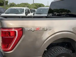 Ford F-150 2023 4x4 XLT 4 puertas SuperCrew 6.5 pies. SB