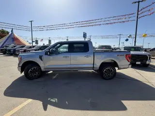 Ford F-150 2023 4x4 XLT 4 puertas SuperCrew 5.5 pies. Caja corta