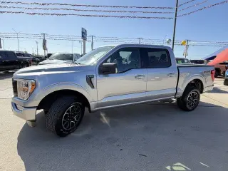 Ford F-150 2023 4x4 XLT 4 puertas SuperCrew 5.5 pies. Caja corta