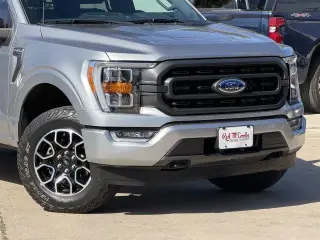 Ford F-150 2023 4x4 XLT 4 puertas SuperCrew 5.5 pies. Caja corta