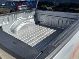 Ford F-150 2023 4x4 XLT 4 puertas SuperCrew 5.5 pies. Caja corta