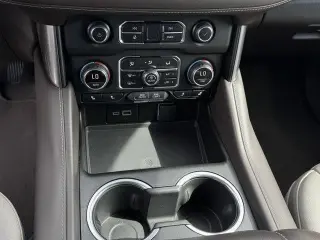 Chevrolet Suburban 2024 4x2 LT 4 puertas SUV