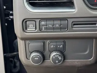 Chevrolet Suburban 2024 4x2 LT 4 puertas SUV