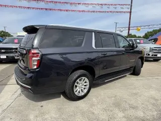 Chevrolet Suburban 2024 4x2 LT 4 puertas SUV