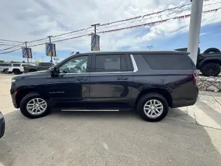 Chevrolet Suburban 2024 4x2 LT 4 puertas SUV