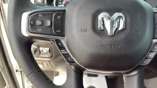 Ram 1500 2025 4x4 Laramie 4 puertas Cabina Crew 5.6 pies. Caja corta Pickup