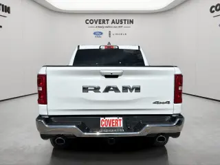 Ram 1500 2025 4x4 Laramie 4 puertas Cabina Crew 5.6 pies. Caja corta Pickup