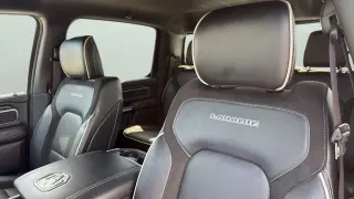 Ram 1500 2025 4x4 Laramie 4 puertas Cabina Crew 5.6 pies. Caja corta Pickup