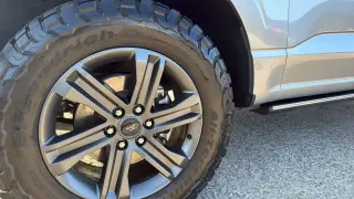 Ford F-150 2023 4x4 Lariat 4 puertas SuperCrew 5.5 pies. SB