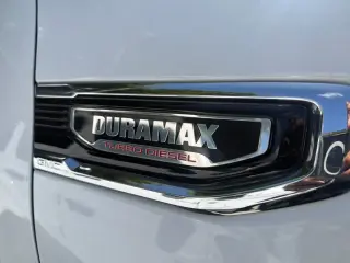 GMC Sierra 1500 2023 4x4 SLT Cabina Crew 4 puertas 5.8 pies. Caja corta