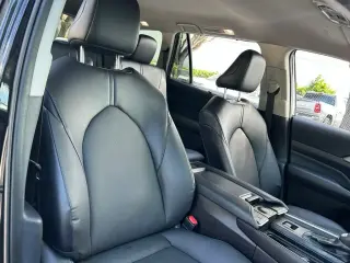 Toyota Grand Highlander 2025 AWD LE 4 puertas SUV