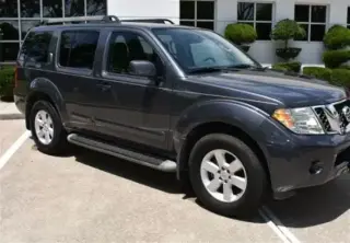 2011 Nissan Pathfinder SV SUV