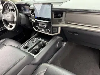 Ford Expedition 2024 4x2 XLT 4 puertas SUV