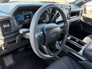 Ford F-150 2026 4x4 STX 4 puertas SuperCrew 5.5 pies. SB