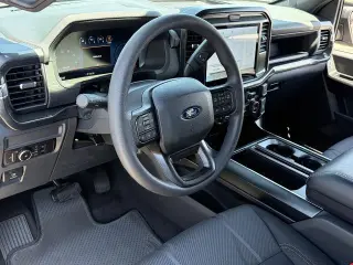 Ford F-150 2026 4x4 STX 4 puertas SuperCrew 5.5 pies. SB