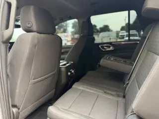 GMC Yukon 2023 4x4 SLE 4 puertas SUV