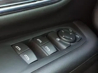 GMC Yukon 2023 4x4 SLE 4 puertas SUV