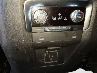 GMC Yukon 2023 4x4 SLE 4 puertas SUV