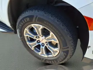 GMC Yukon 2023 4x4 SLE 4 puertas SUV