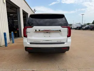 GMC Yukon 2023 4x4 SLE 4 puertas SUV