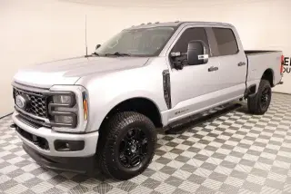 Ford F-250 Super Duty 2023 4x4 XL 4 puertas Cabina Crew 6.8 pies. Caja Pickup