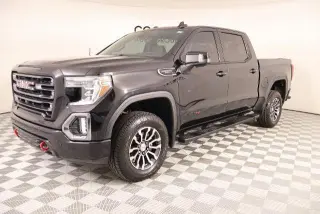 GMC Sierra 1500 2020 4x4 AT4 4 puertas Cabina Crew 5.8 pies. Caja corta