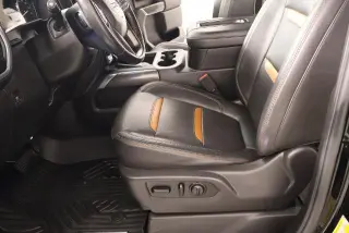 GMC Sierra 1500 2020 4x4 AT4 4 puertas Cabina Crew 5.8 pies. Caja corta