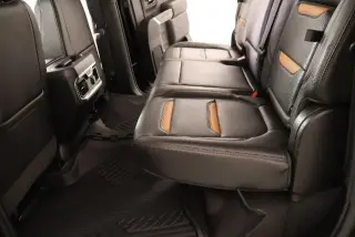 GMC Sierra 1500 2020 4x4 AT4 4 puertas Cabina Crew 5.8 pies. Caja corta