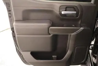 GMC Sierra 1500 2020 4x4 AT4 4 puertas Cabina Crew 5.8 pies. Caja corta
