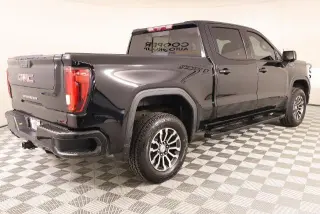 GMC Sierra 1500 2020 4x4 AT4 4 puertas Cabina Crew 5.8 pies. Caja corta
