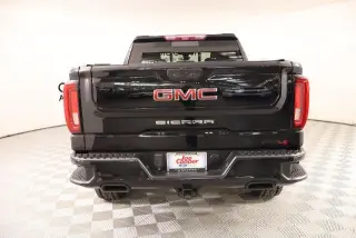 GMC Sierra 1500 2020 4x4 AT4 4 puertas Cabina Crew 5.8 pies. Caja corta