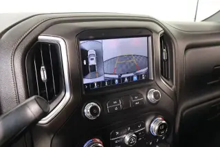 GMC Sierra 1500 2020 4x4 AT4 4 puertas Cabina Crew 5.8 pies. Caja corta