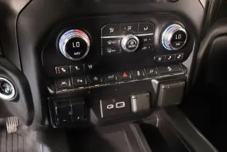 GMC Sierra 1500 2020 4x4 AT4 4 puertas Cabina Crew 5.8 pies. Caja corta