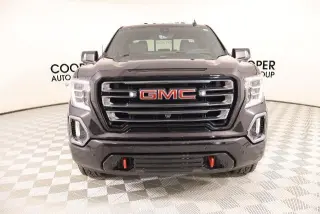 GMC Sierra 1500 2020 4x4 AT4 4 puertas Cabina Crew 5.8 pies. Caja corta