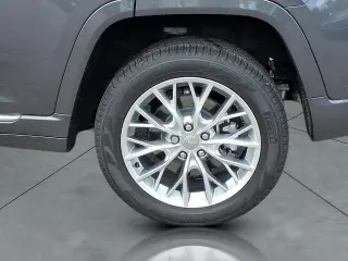 Jeep Grand Cherokee 2024 Summit 4xe 4x4 4 puertas SUV