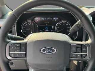 Ford F-150 2023 4x4 XLT 4 puertas SuperCrew 5.5 pies. SB