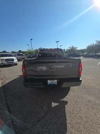Ford F-150 2023 4x4 XLT 4 puertas SuperCrew 5.5 pies. Caja corta