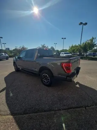 Ford F-150 2023 4x4 XLT 4 puertas SuperCrew 5.5 pies. Caja corta