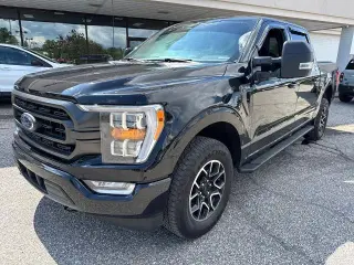 Ford F-150 2023 4x4 XLT 4 puertas SuperCrew 5.5 pies. SB