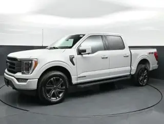 Ford F-150 2023 4x4 Lariat 4 puertas SuperCrew 5.5 pies. SB