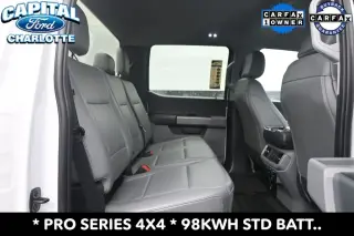 Ford F-150 Lightning 2025 AWD Pro 4 puertas SuperCrew 5.5 pies. SB
