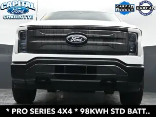 Ford F-150 Lightning 2025 AWD Pro 4 puertas SuperCrew 5.5 pies. SB