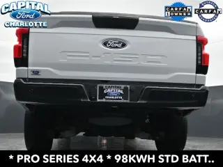 Ford F-150 Lightning 2025 AWD Pro 4 puertas SuperCrew 5.5 pies. SB