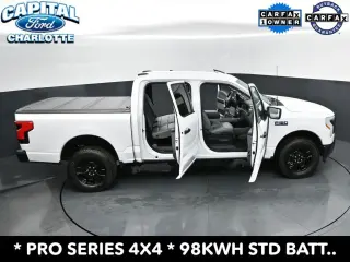 Ford F-150 Lightning 2025 AWD Pro 4 puertas SuperCrew 5.5 pies. SB