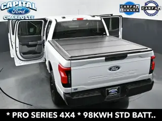 Ford F-150 Lightning 2025 AWD Pro 4 puertas SuperCrew 5.5 pies. SB