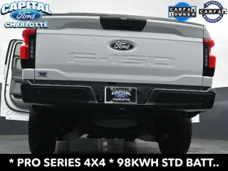 Ford F-150 Lightning 2025 AWD Pro 4 puertas SuperCrew 5.5 pies. SB